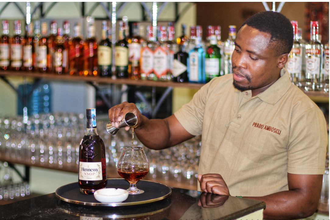 Praro Amboseli bar