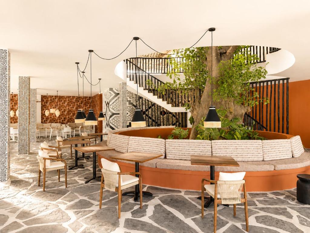 Sandies Nungwi lounge 2