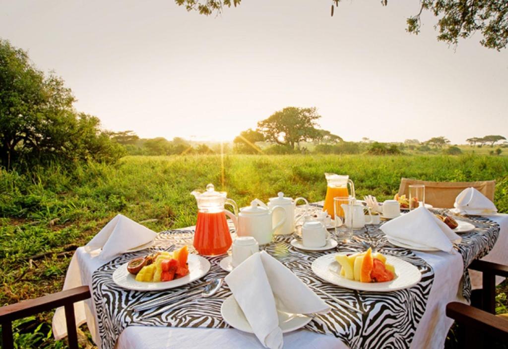 Tarangire sopa dining