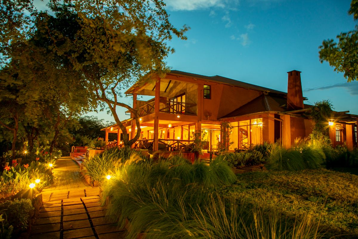mawe mawe lodge outside 2