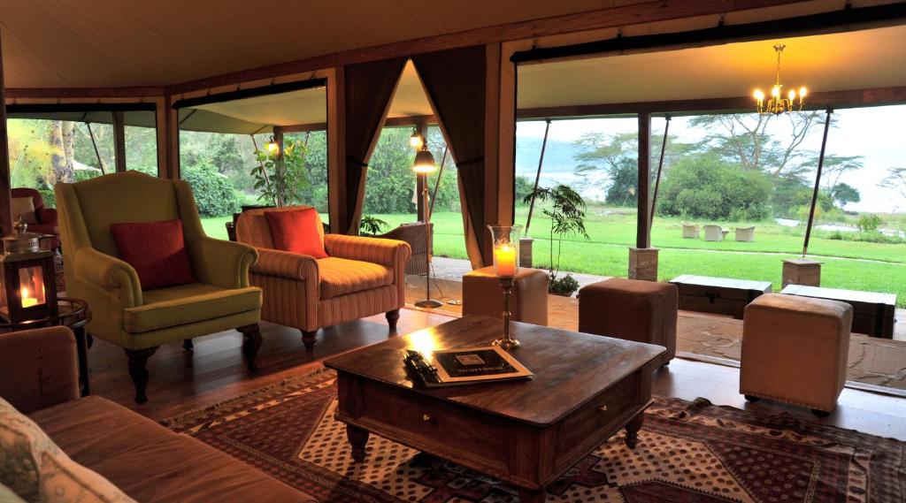 Lake Elmenteita Serena Camp lounge