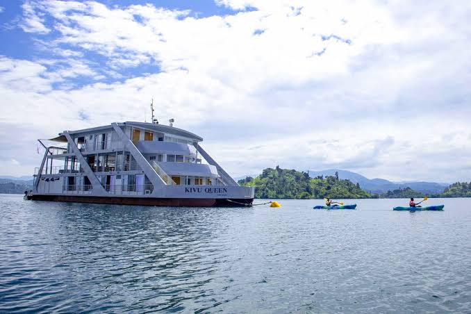 lake kivu luxuey boat