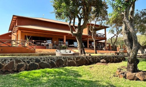 mawe mawe lodge outside