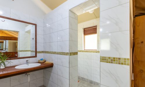 sentrim-mara bathroom